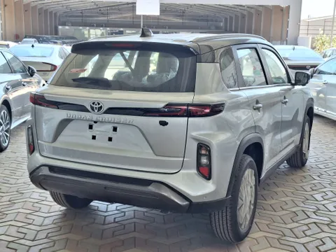 Discover undefined undefined Exterior Interior Images.Find all aspects and details of cars.