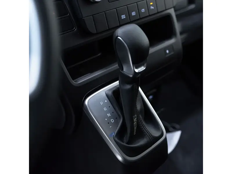 Hyundai Staria 2025
