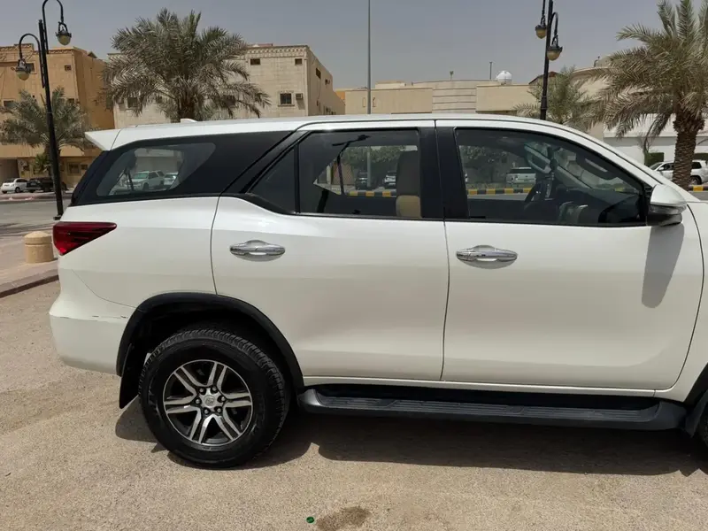 Discover undefined undefined Exterior Interior Images.Find all aspects and details of cars.