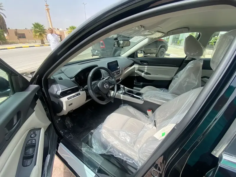 Discover undefined undefined Exterior Interior Images.Find all aspects and details of cars.