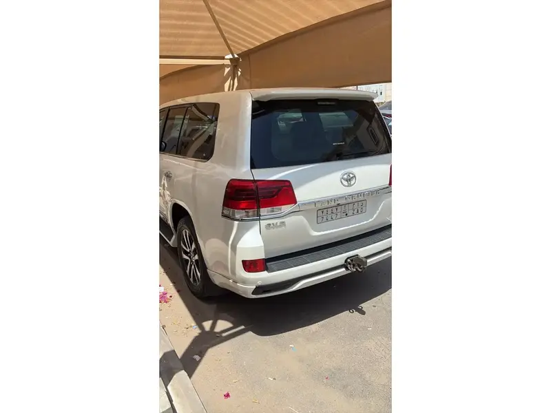 Discover undefined undefined Exterior Interior Images.Find all aspects and details of cars.