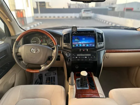 Discover undefined undefined Exterior Interior Images.Find all aspects and details of cars.