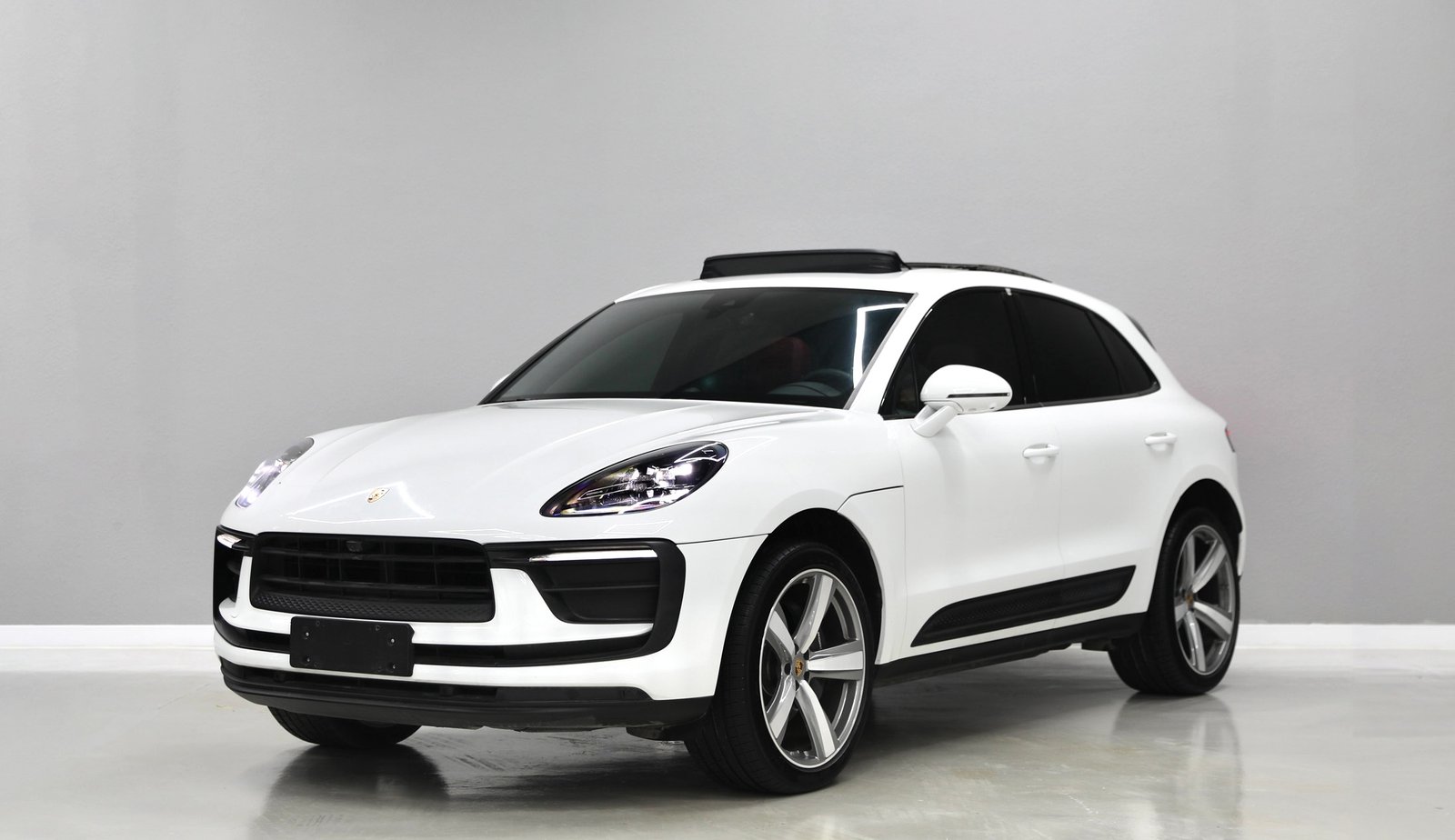 Discover undefined undefined Exterior Interior Images.Find all aspects and details of cars.