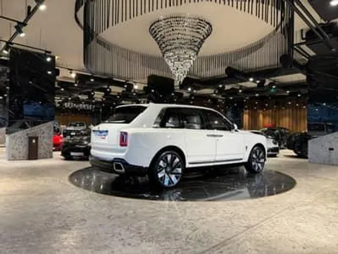 Discover undefined undefined Exterior Interior Images.Find all aspects and details of cars.