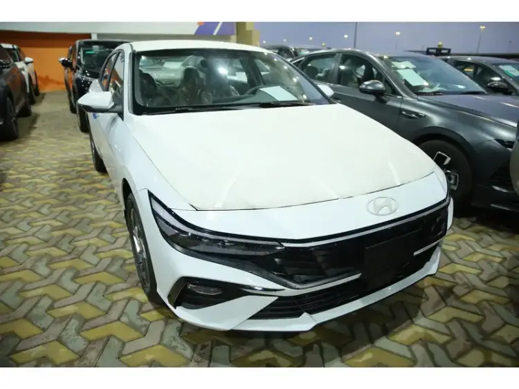 hyundai hyundai-elantra image Hyundai Elantra 2025