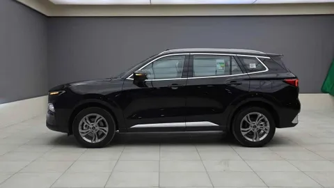 Discover undefined undefined Exterior Interior Images.Find all aspects and details of cars.