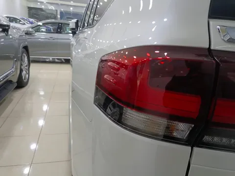 New Toyota Land Cruiser 4.0 GXR 2024