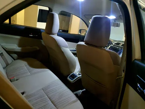 Discover undefined undefined Exterior Interior Images.Find all aspects and details of cars.
