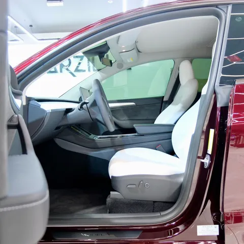 Tesla Model Y Long Range (AWD) 2024