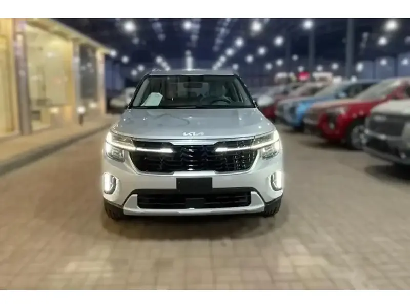 Discover undefined undefined Exterior Interior Images.Find all aspects and details of cars.