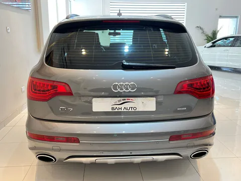 Audi Q7 3.0L (333 HP) 2015
