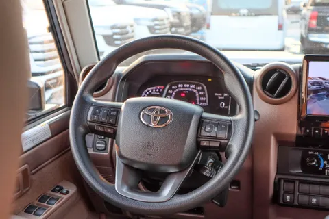 Toyota Land Cruiser 4.0L Hardtop 2024