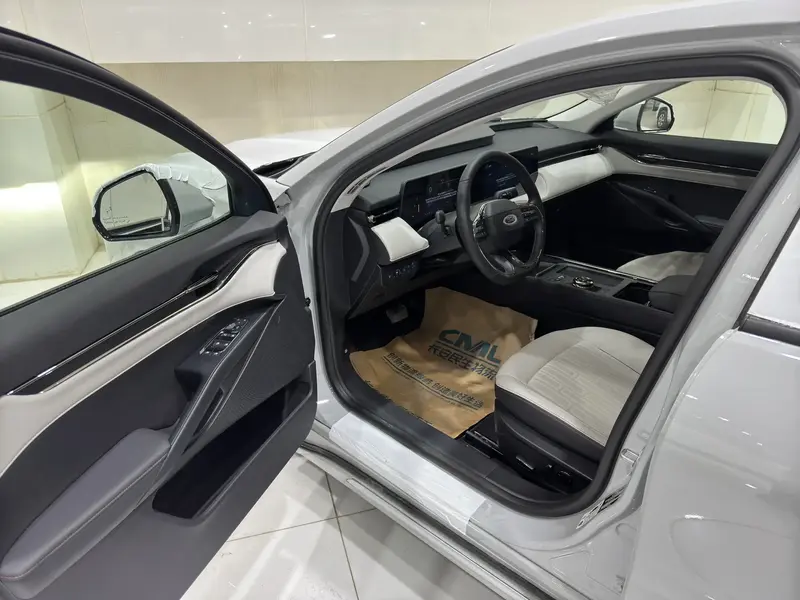 Ford Taurus 2025