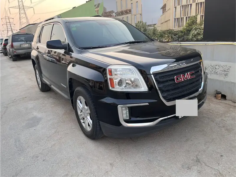 استكشف undefined undefined الصور الخارجية والداخلية. اكتشف جميع جوانب وتفاصيل السيارات.