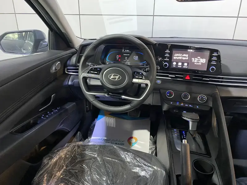 Hyundai Elantra 2025