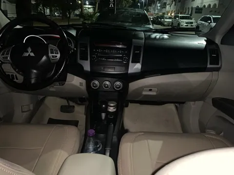 Discover undefined undefined Exterior Interior Images.Find all aspects and details of cars.