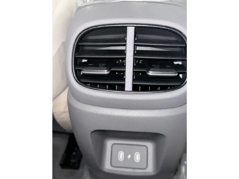 Hyundai Elantra 2025
