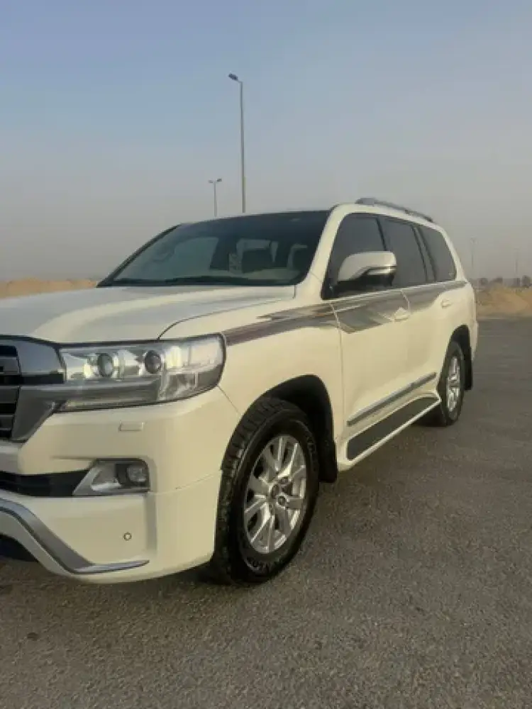 toyota toyota-land-cruiser image Toyota Land Cruiser 2016