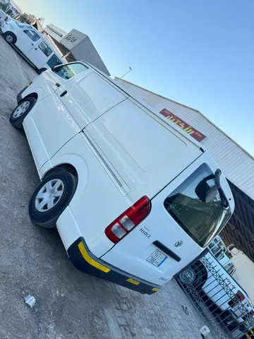 Toyota Hiace 2015