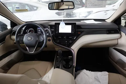New Toyota Camry 2.5L GLE 212 HP 2023