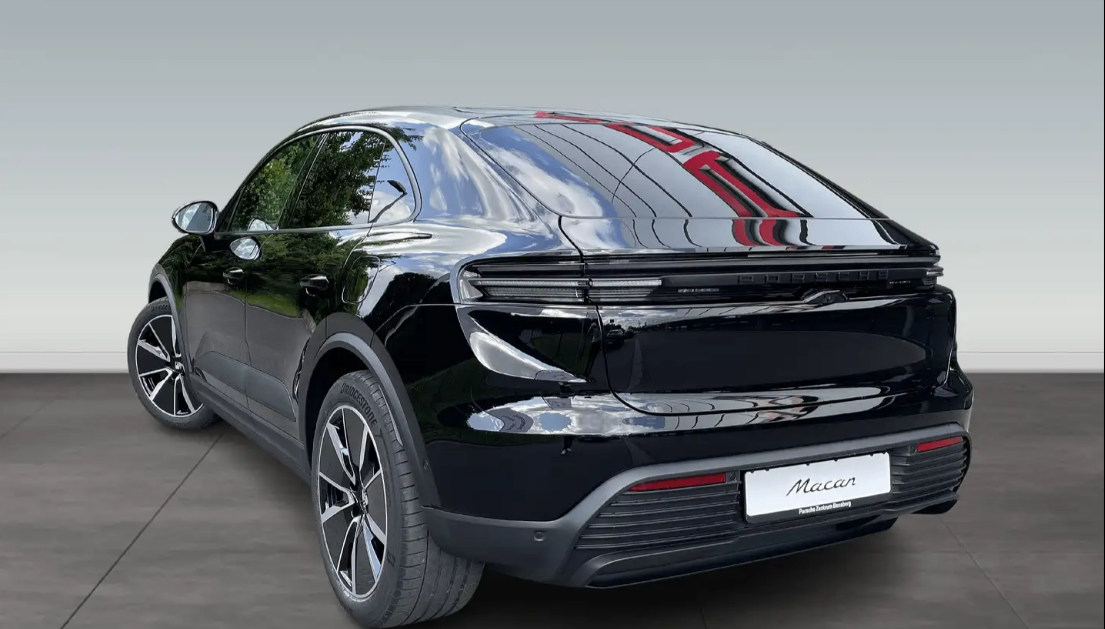 بورش ماكان 2025