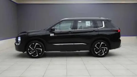 Discover undefined undefined Exterior Interior Images.Find all aspects and details of cars.