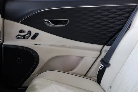 Discover undefined undefined Exterior Interior Images.Find all aspects and details of cars.