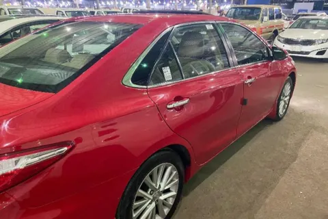 Toyota Camry 2.4 Hybrid XLE 2017