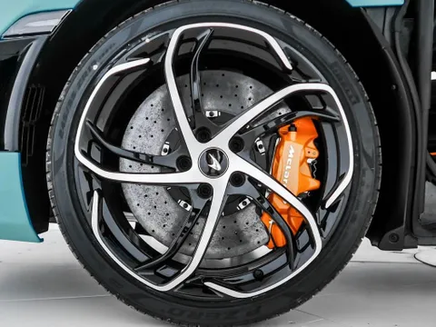 Discover undefined undefined Exterior Interior Images.Find all aspects and details of cars.