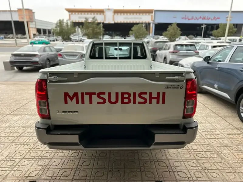 Mitsubishi L200 2024