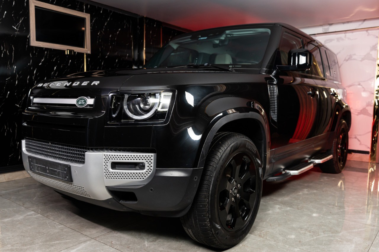 Land Rover Defender 2021