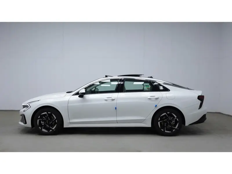 Discover undefined undefined Exterior Interior Images.Find all aspects and details of cars.