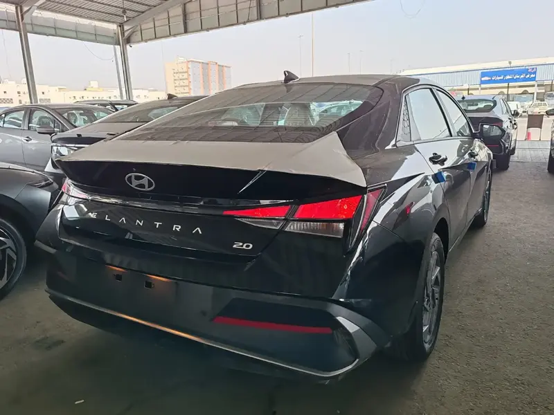 Hyundai Elantra 2025