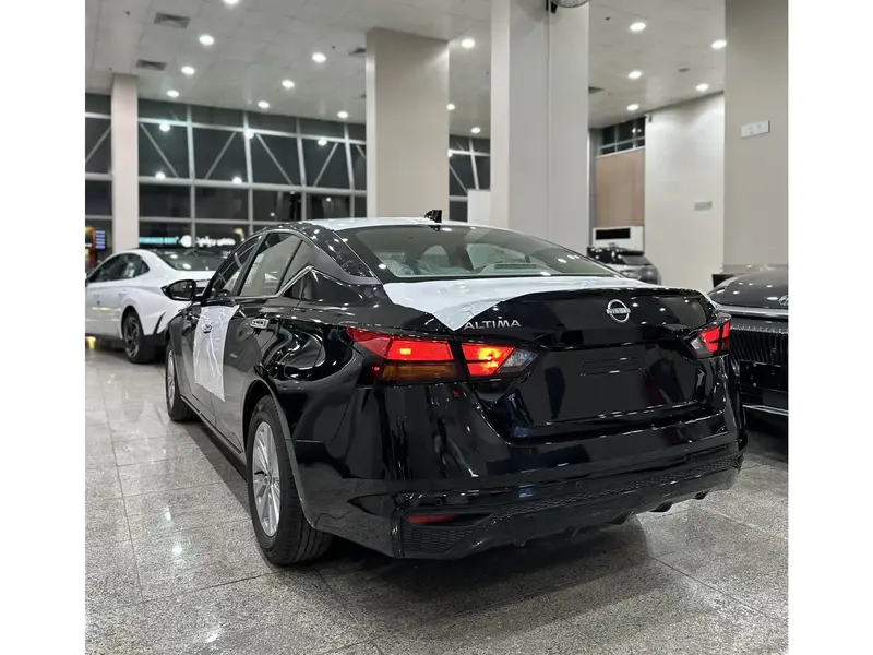 Nissan Altima 2025