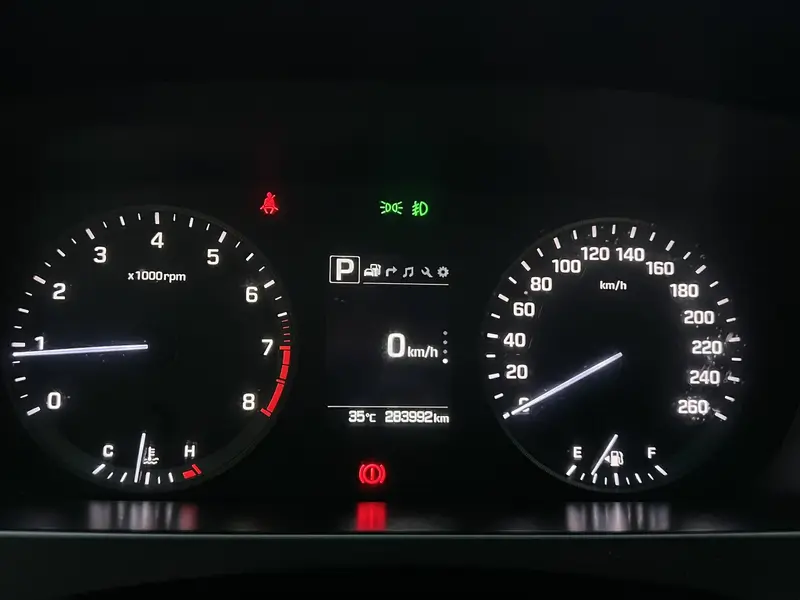 Discover undefined undefined Exterior Interior Images.Find all aspects and details of cars.
