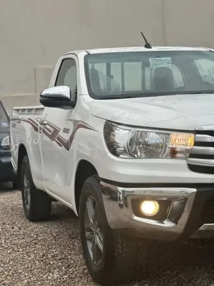 toyota toyota-hilux image Toyota Hilux 2018