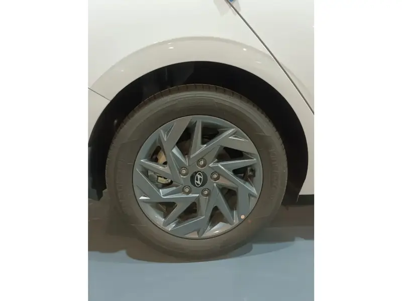 Hyundai Elantra 2025