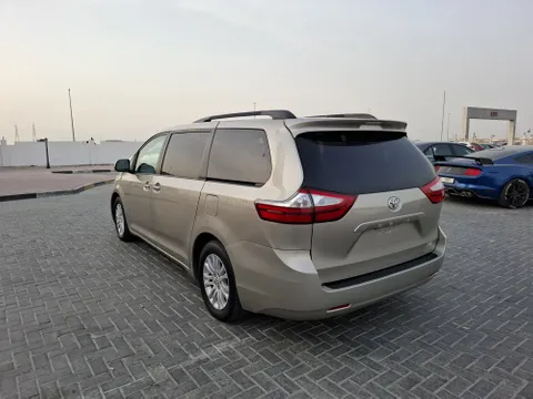 Toyota Sienna 2017