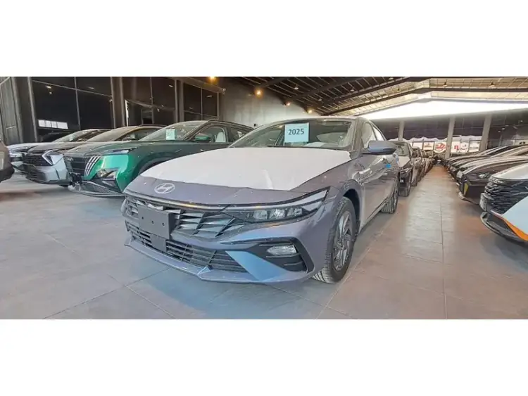 Hyundai Elantra 2025