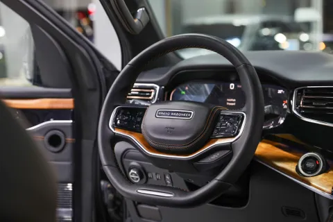 New Jeep Grand Wagoneer 2023