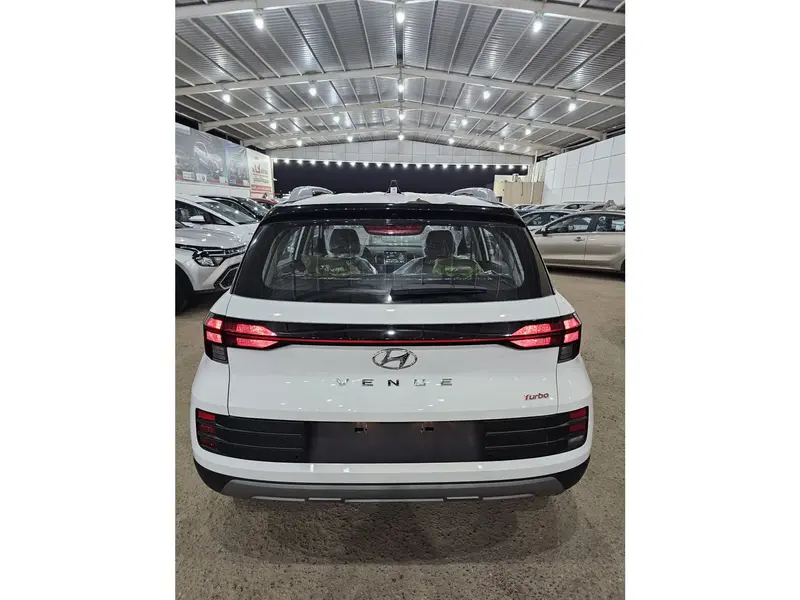 Discover undefined undefined Exterior Interior Images.Find all aspects and details of cars.