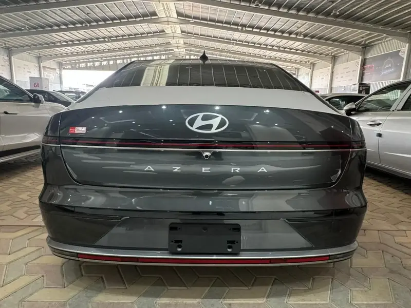 Discover undefined undefined Exterior Interior Images.Find all aspects and details of cars.