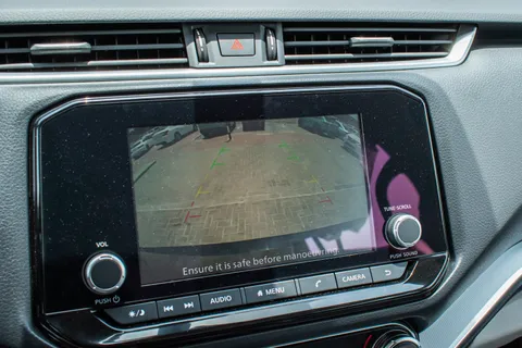 Discover undefined undefined Exterior Interior Images.Find all aspects and details of cars.