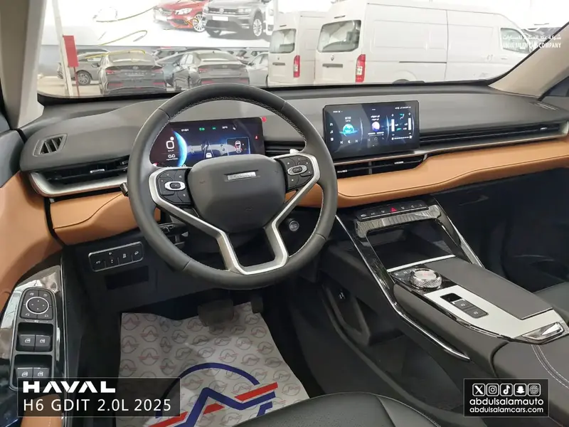 Discover undefined undefined Exterior Interior Images.Find all aspects and details of cars.
