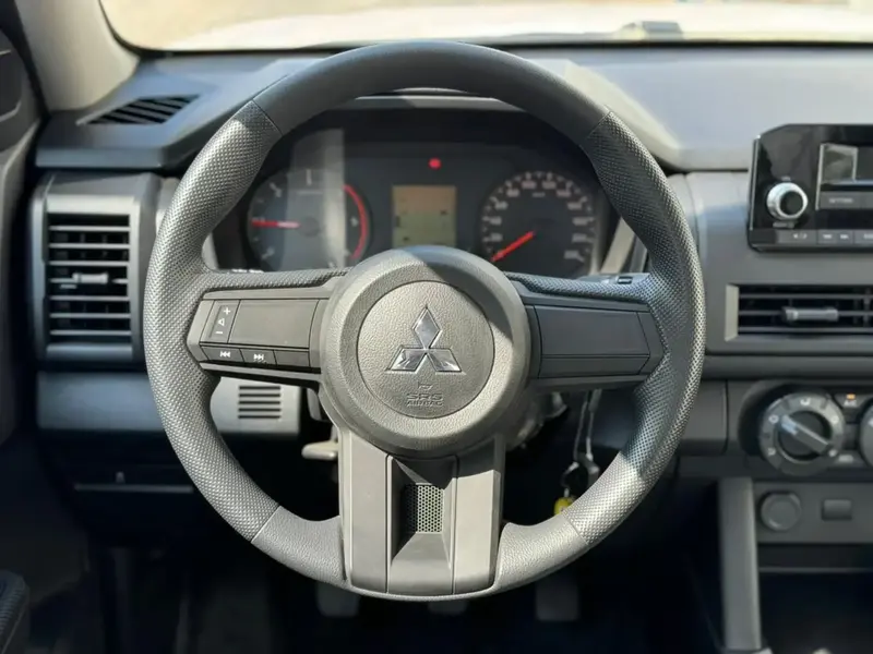 Mitsubishi L200 2024