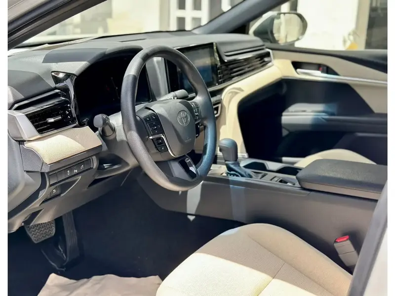 Toyota Camry 2025