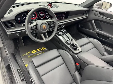 Porsche 911 Carrera GTS 2024