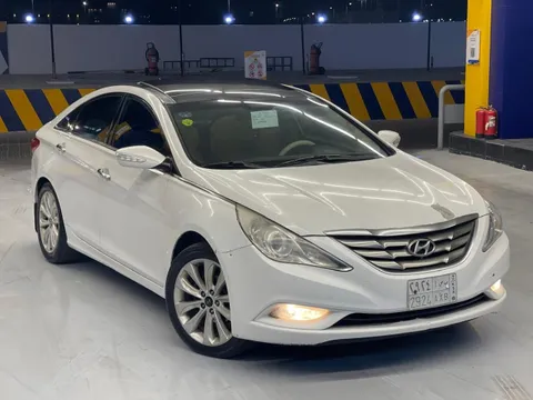 Discover undefined undefined Exterior Interior Images.Find all aspects and details of cars.