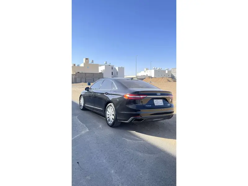 Ford Taurus 2022