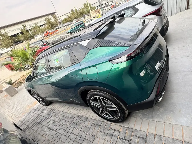 Discover undefined undefined Exterior Interior Images.Find all aspects and details of cars.